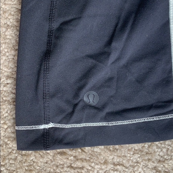 Lululemon black/cream fitted tank top. - Picture 4 of 4